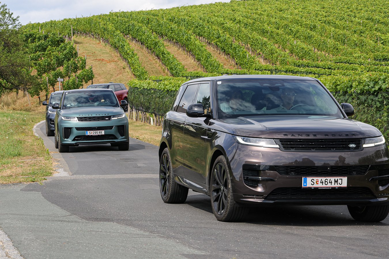 Range Rover Flotte vom Autohaus Strauss in den Weinbergen der Südsteiermark